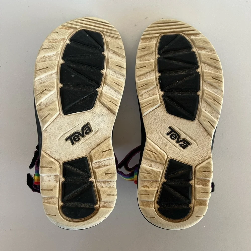 Teva Kid's Unisex Hurricane Xlt 2 Sandals Water Shoes, Rainbow and Black, size 3
